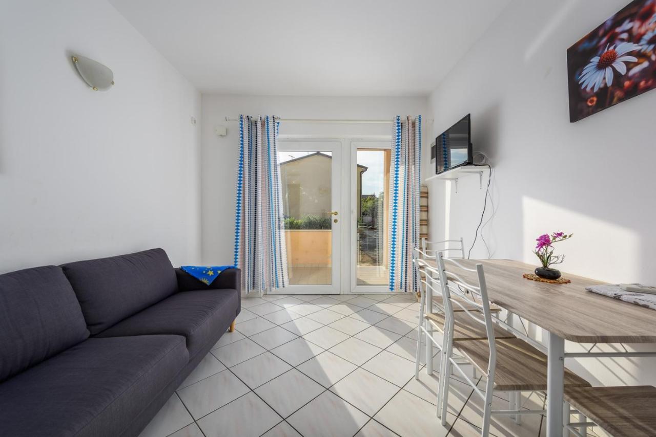Lucrezia House With Apartments Ловречиця Екстер'єр фото